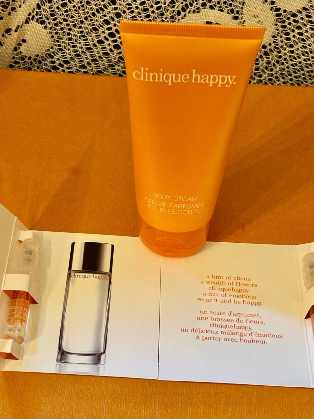 Clinique Happy Body Cream & Perfume Samples Set